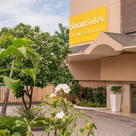 Bloomsuites L Ahmedabad Exterior photo